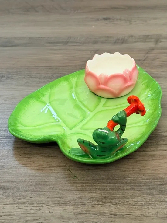 Tiana’s Place Leaf-Shaped Ceramic Tray with Pink Bowl Disney Princess and Frog - Picture 7 of 9